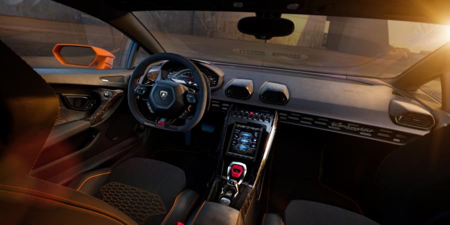 Торпедо Lamborghini Huracan EVO (LB724) 2019 года  (фото 18 из 87)